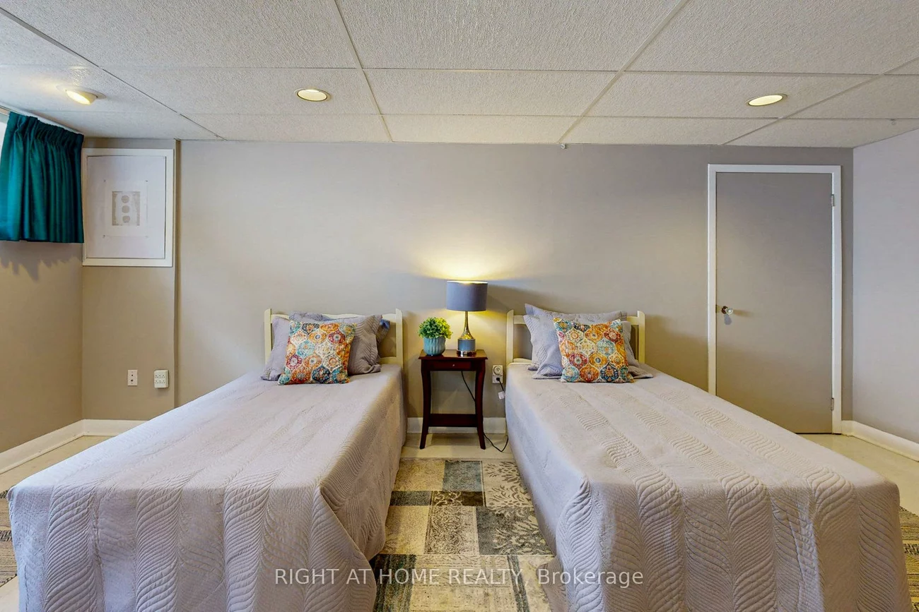 220, Homewood, Newtonbrook West, Toronto