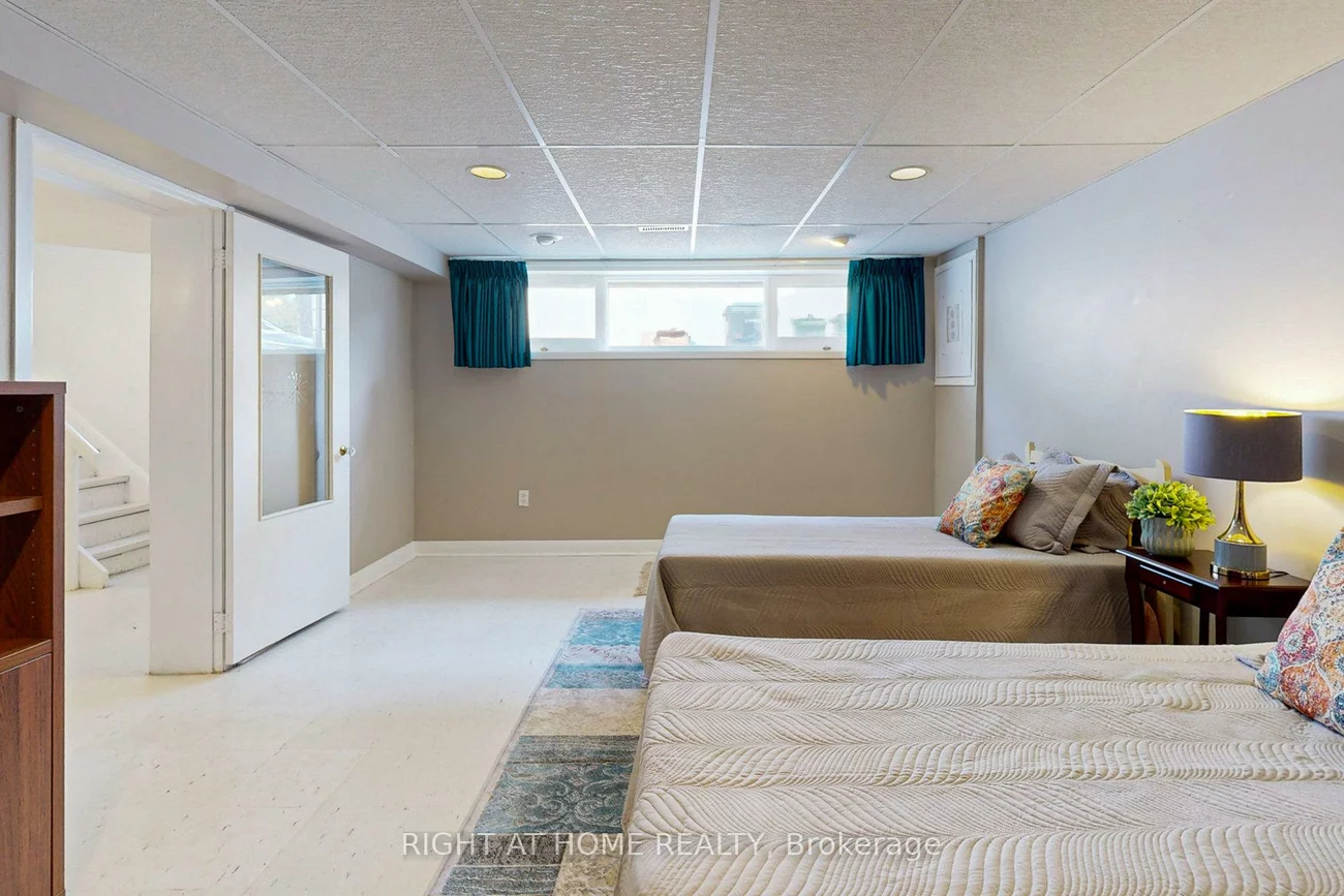 220, Homewood, Newtonbrook West, Toronto