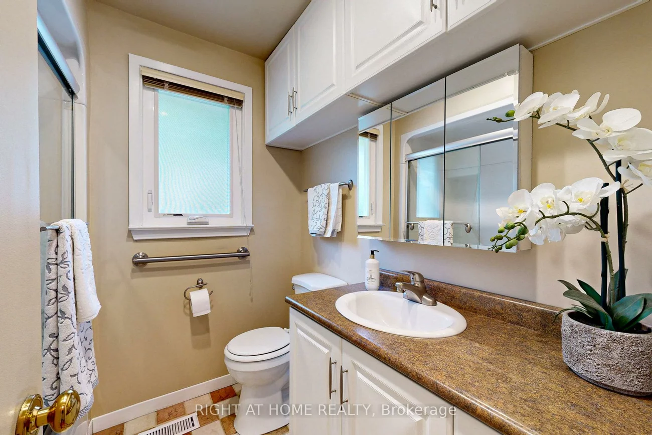 220, Homewood, Newtonbrook West, Toronto