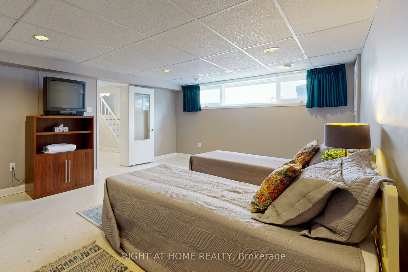 220, Homewood, Newtonbrook West, Toronto