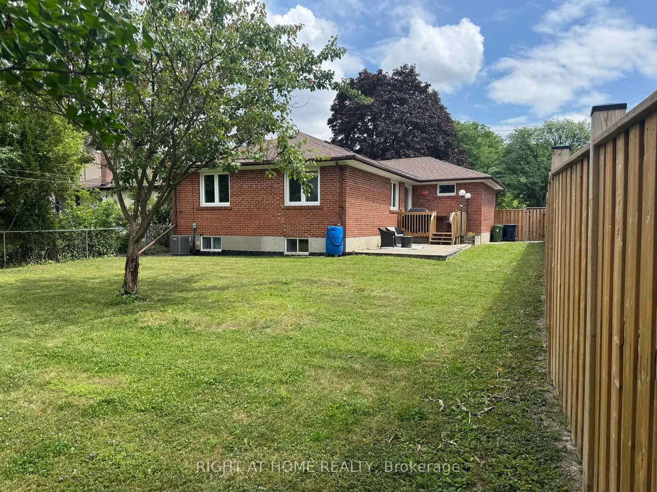 220, Homewood, Newtonbrook West, Toronto