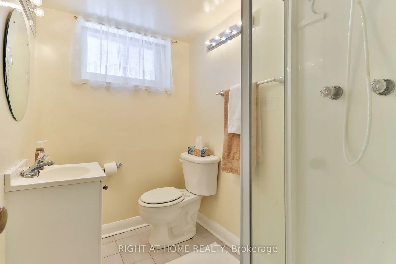 220, Homewood, Newtonbrook West, Toronto