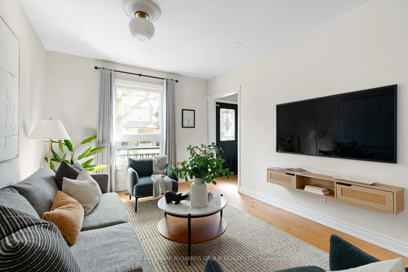 58, Winnifred, South Riverdale, Toronto