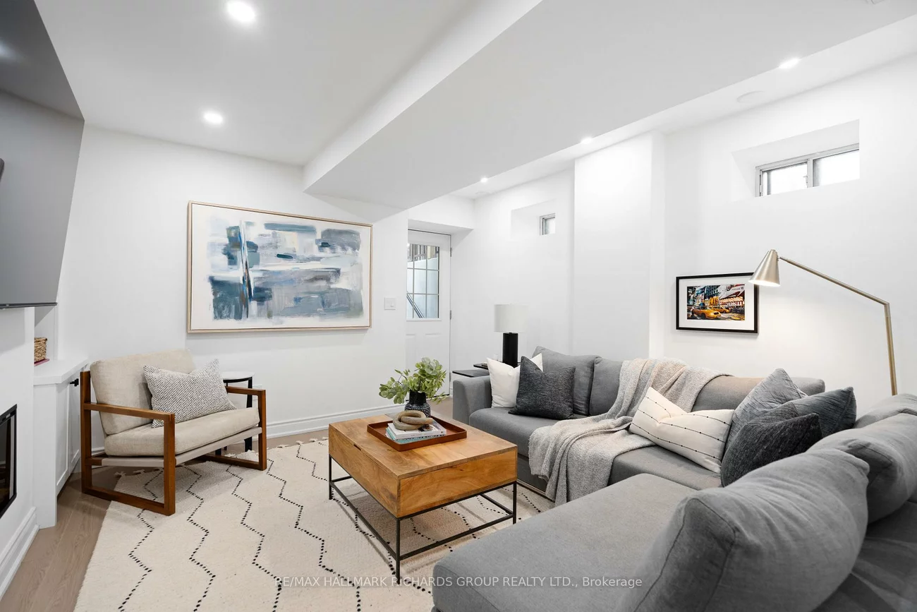 58, Winnifred, South Riverdale, Toronto