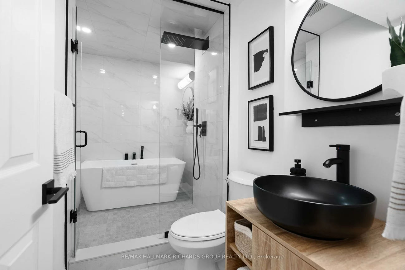58, Winnifred, South Riverdale, Toronto