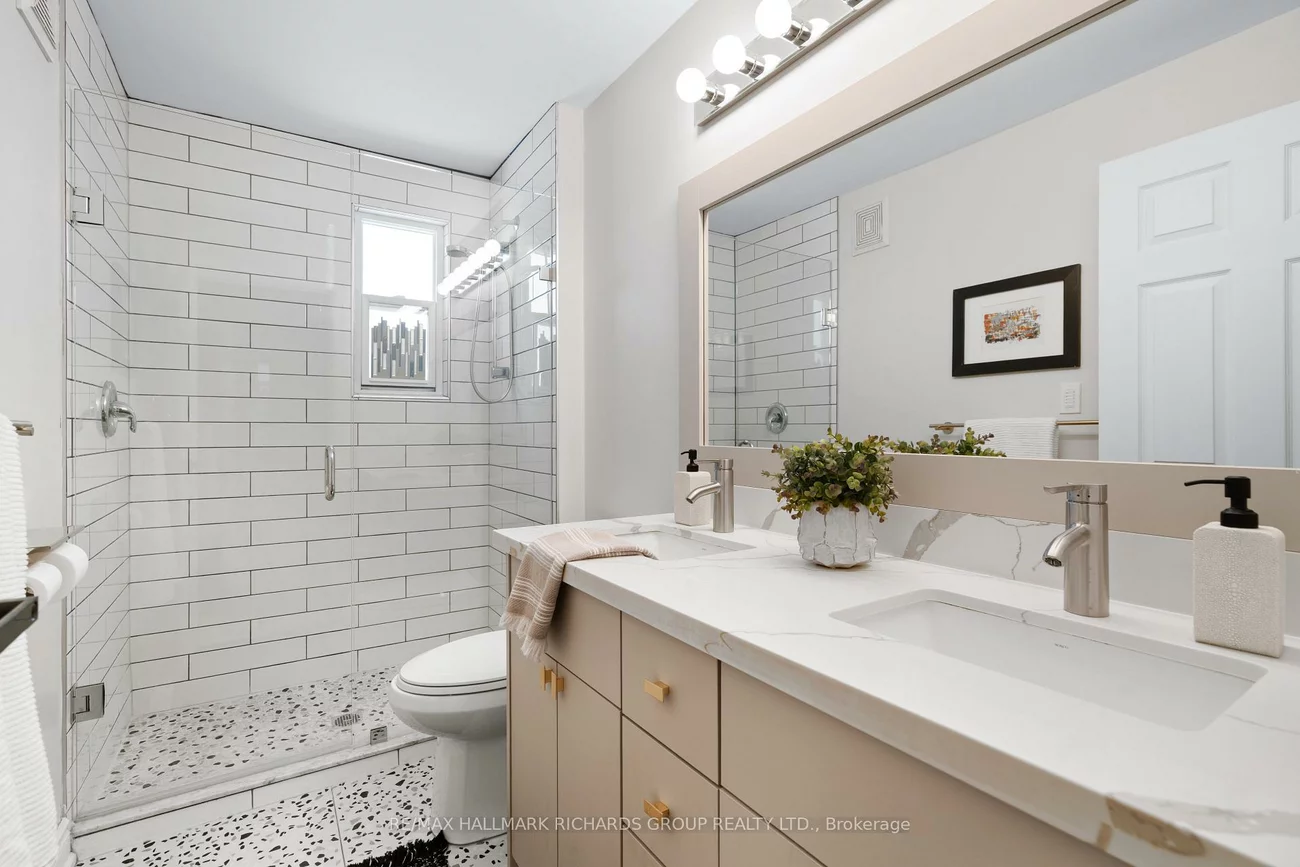 58, Winnifred, South Riverdale, Toronto