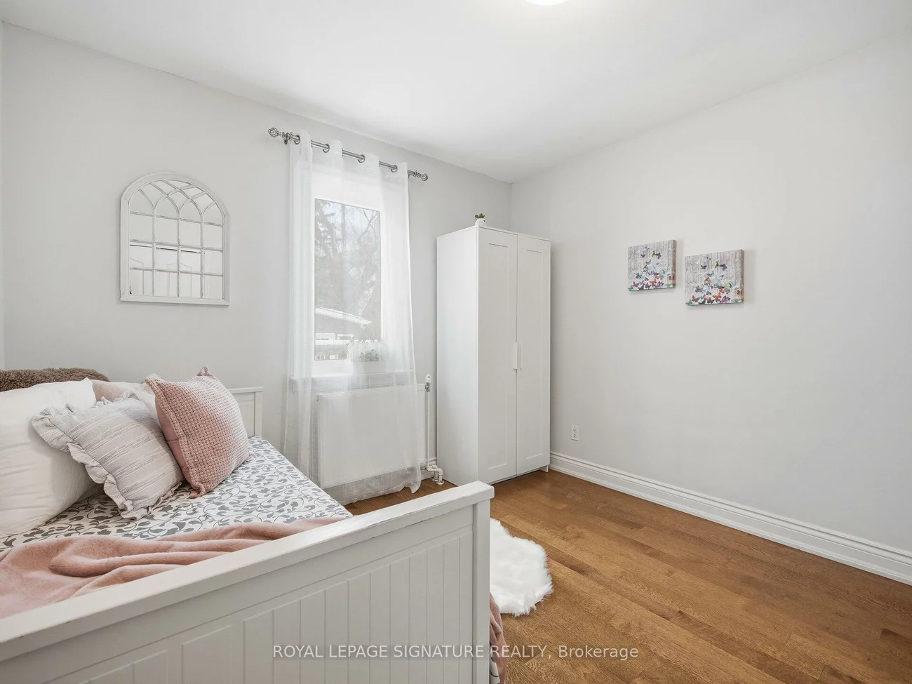 205, Prince Edward, Stonegate-Queensway, Toronto