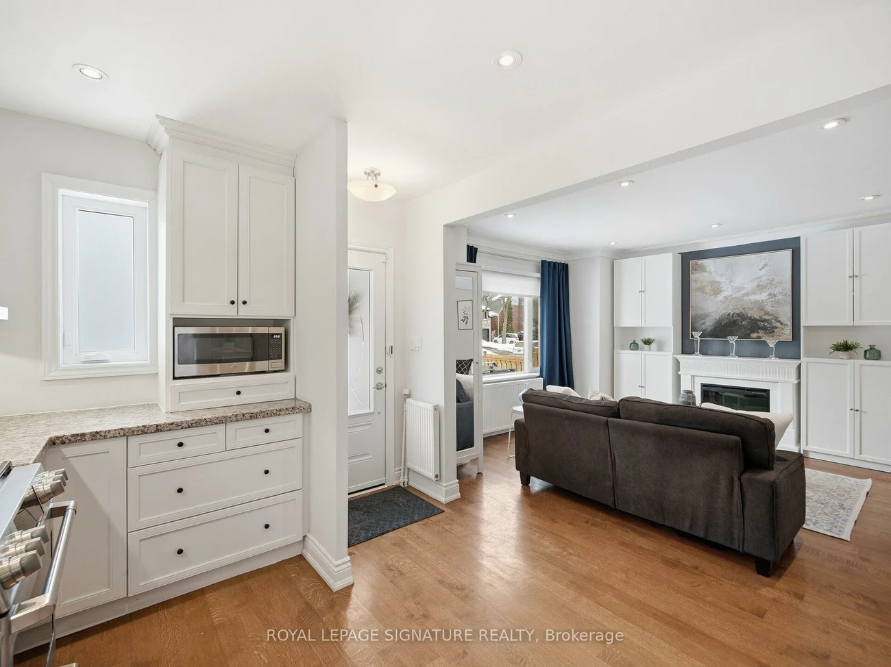 205, Prince Edward, Stonegate-Queensway, Toronto