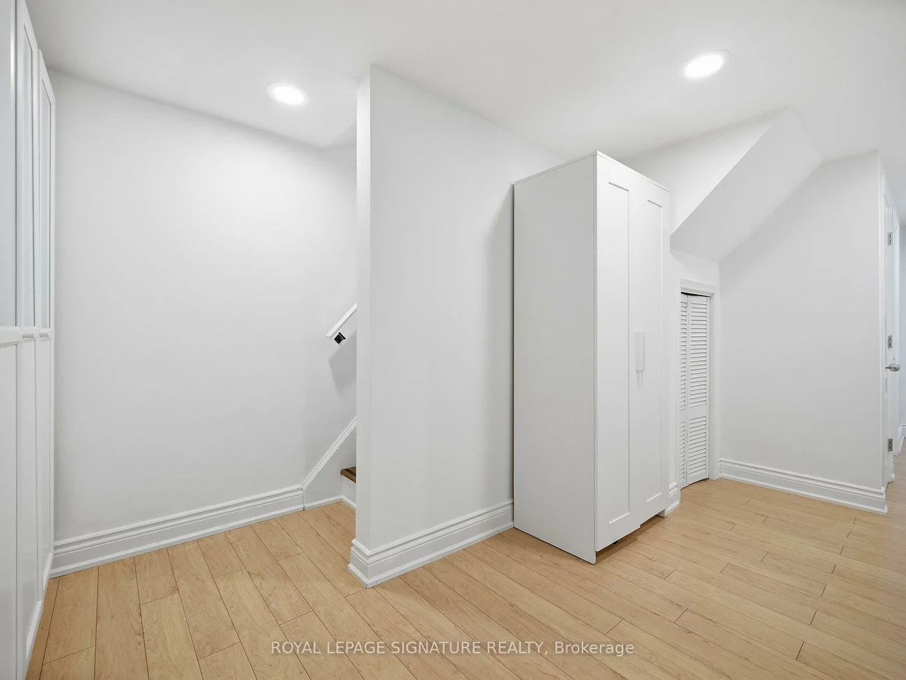 205, Prince Edward, Stonegate-Queensway, Toronto
