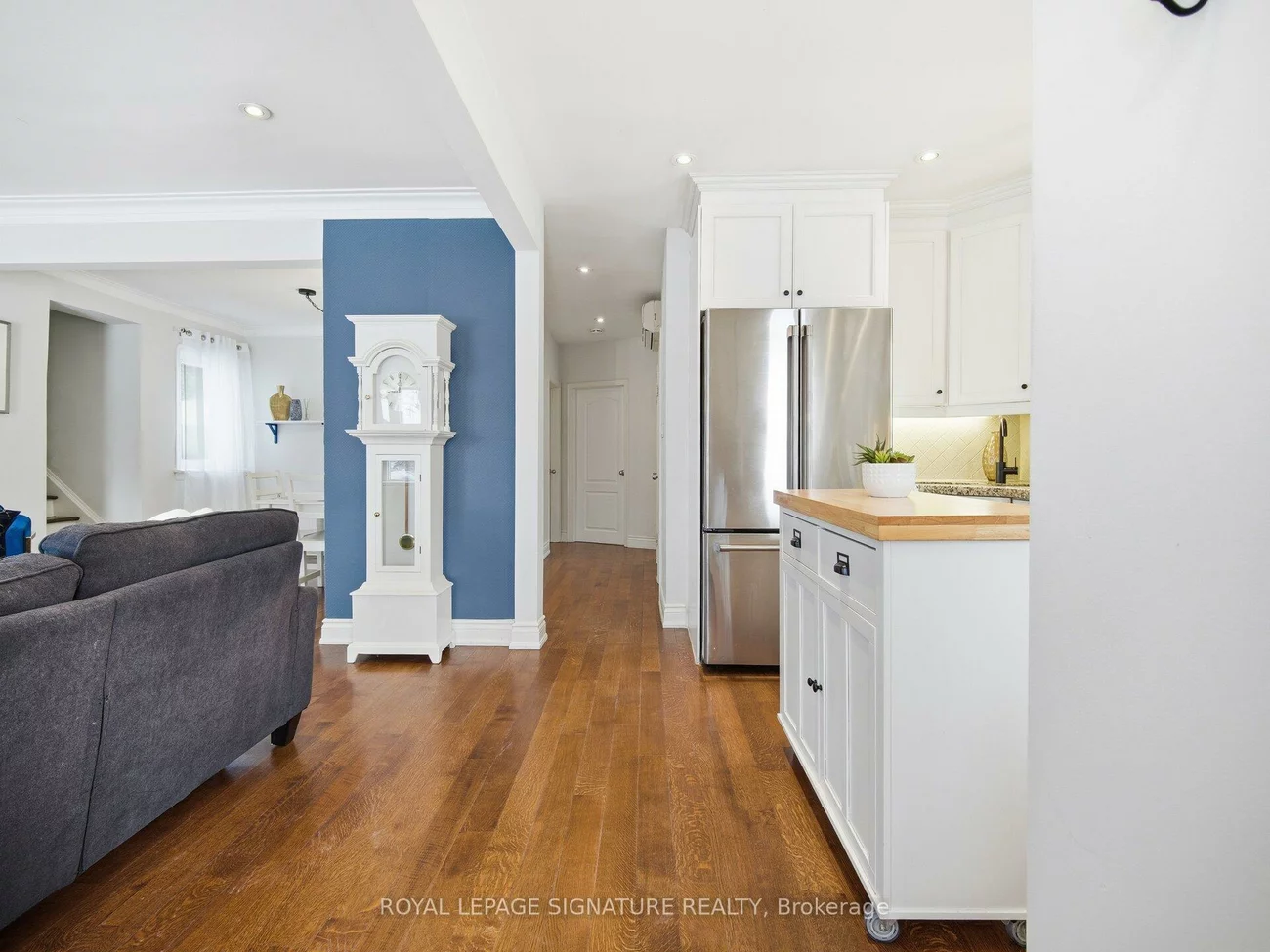 205, Prince Edward, Stonegate-Queensway, Toronto