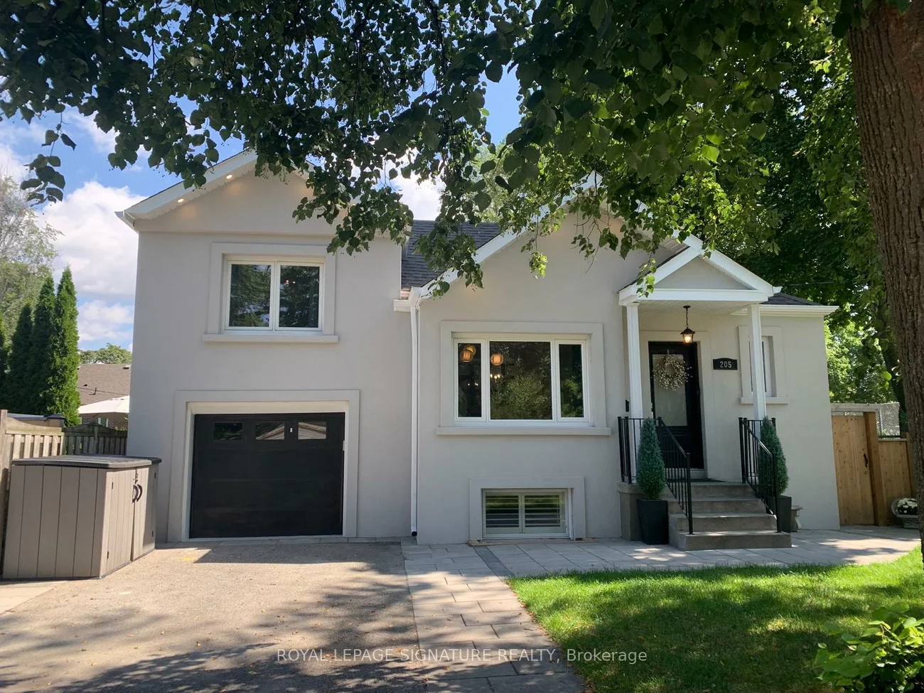205, Prince Edward, Stonegate-Queensway, Toronto