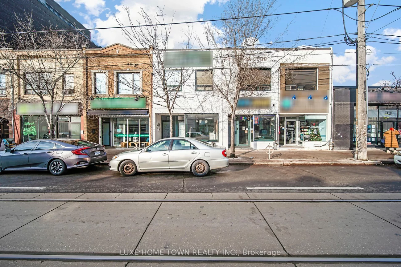 842 Dundas St W, Toronto