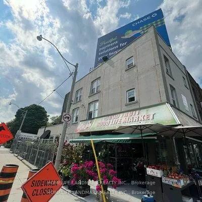 commercial, sale, Store W/Apt/Office, 3228 Yonge St, Lawrence Park North, Toronto 
 3228 Yonge St, Lawrence Park North, Toronto