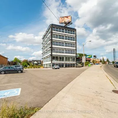 commercial, lease, Commercial/Retail, 1880 O'connor Dr, Victoria Village, Toronto 
 1880 O'connor Dr, Victoria Village, Toronto