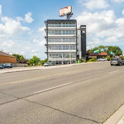 commercial, lease, Commercial/Retail, 1880 O'connor Dr, Victoria Village, Toronto 
 1880 O'connor Dr, Victoria Village, Toronto