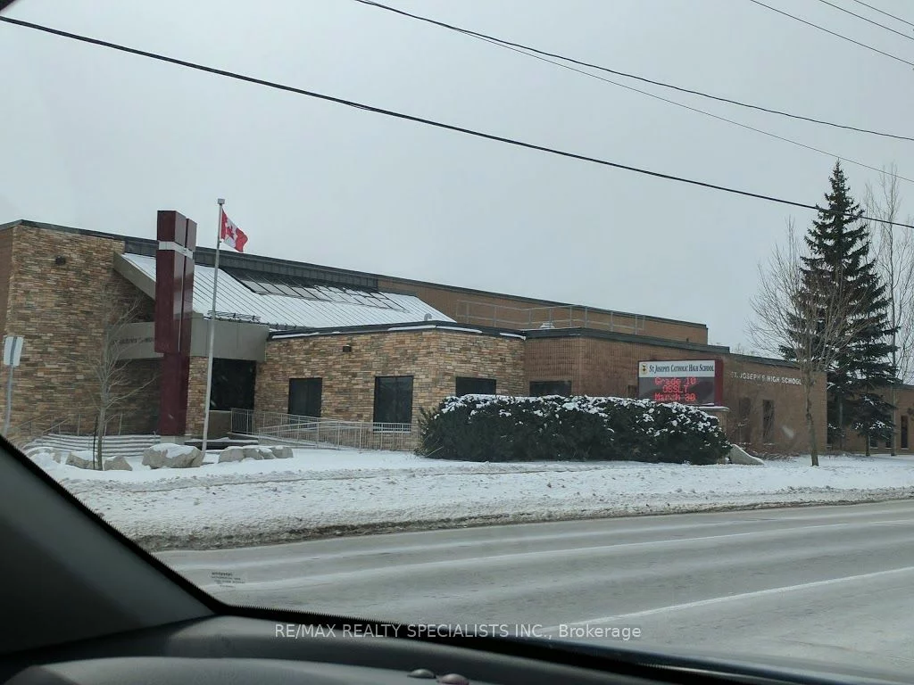 240 Cundles Rd E, Barrie