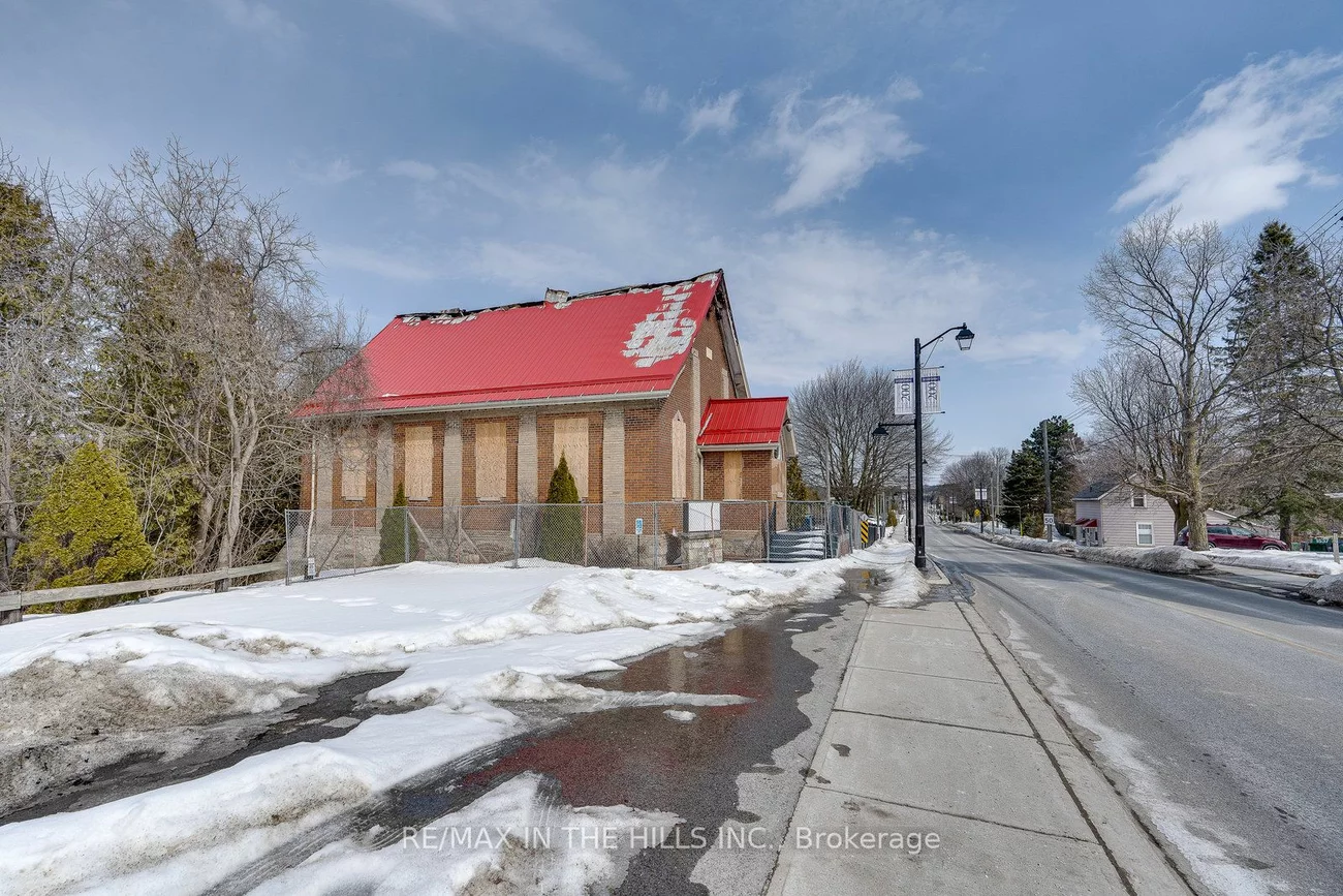 1532 Queen St, Caledon