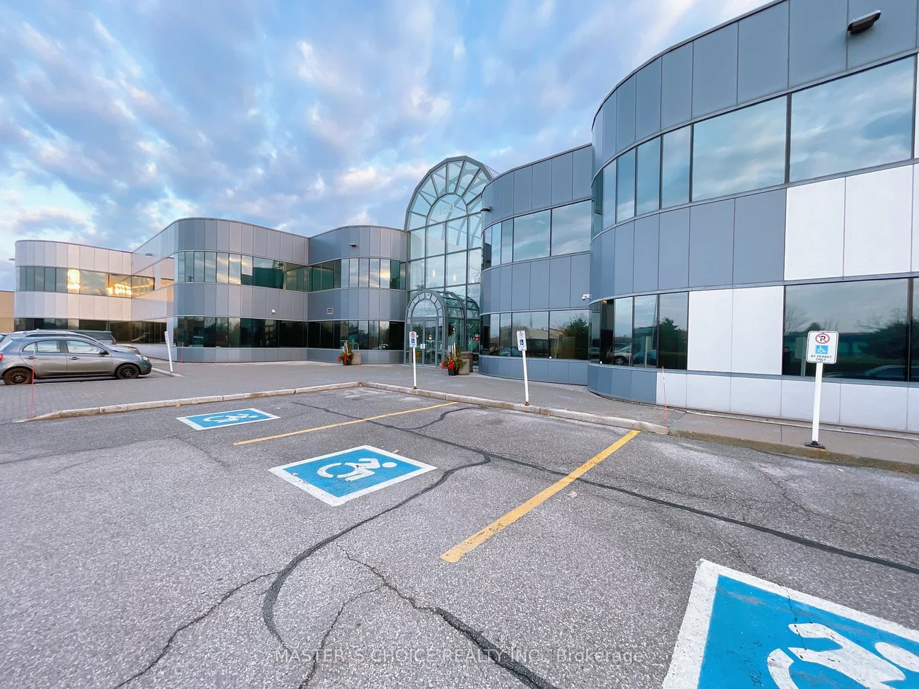 160 Traders Blvd E, Mississauga