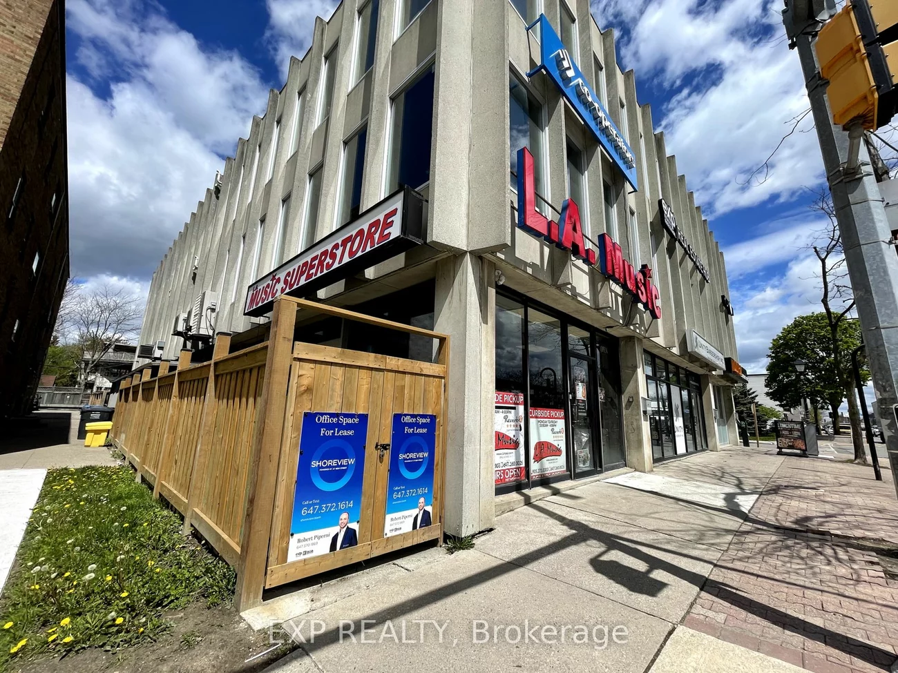 230 Lakeshore Rd E, Mississauga