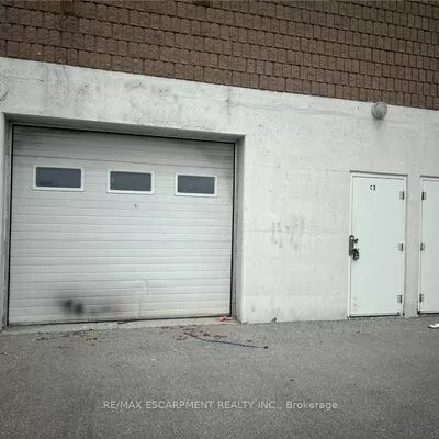 commercial, lease, Industrial, 800 Dundas St E, Dixie, Mississauga 
 800 Dundas St E, Dixie, Mississauga