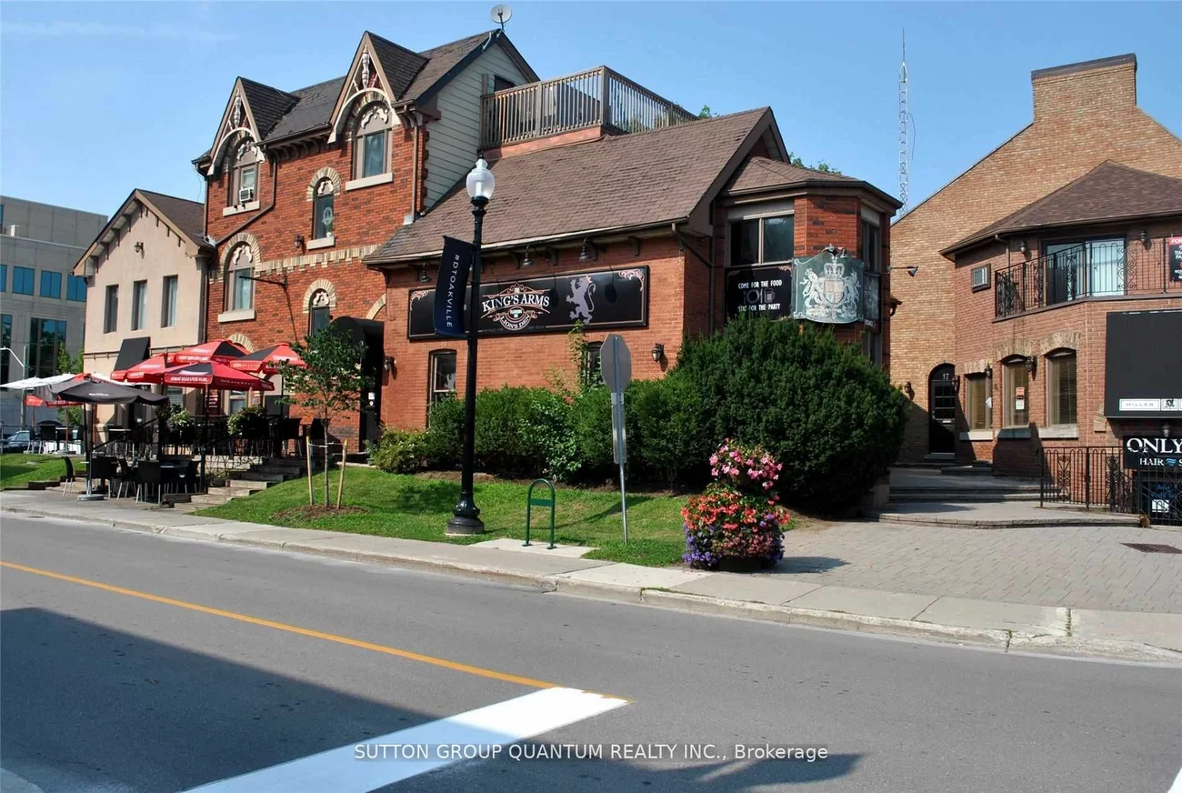 323 Church St, Oakville