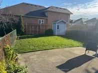 17 Agincourt Rd, Vaughan