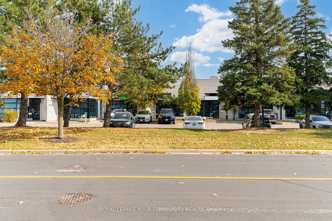 145 Royal Crest Crt, Markham