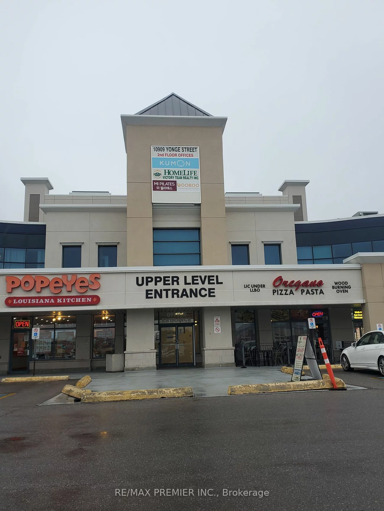 10909 Yonge St, Richmond Hill