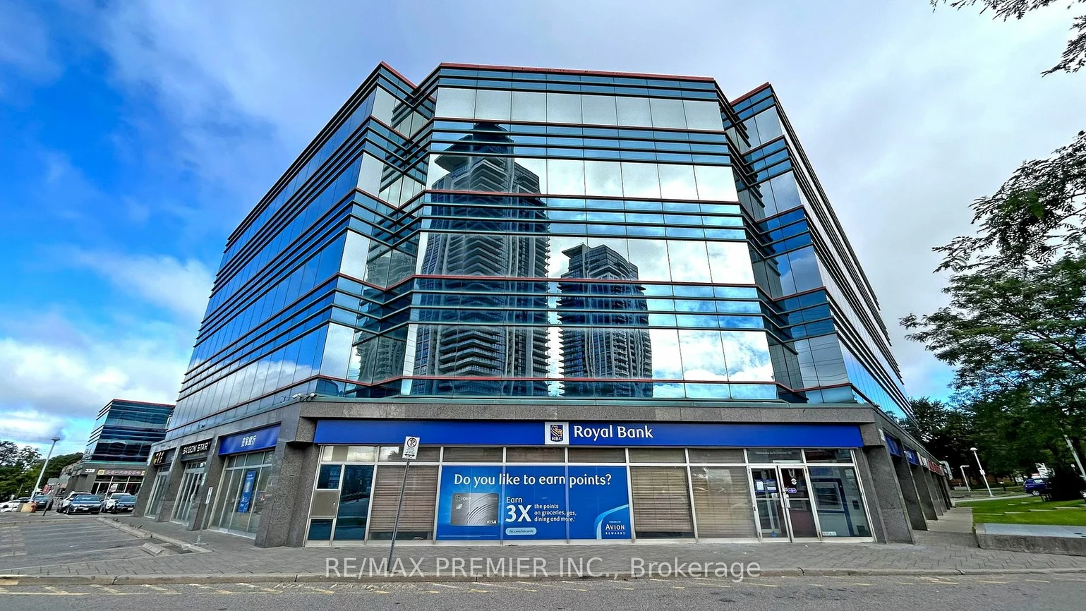 330 Highway 7  E, Richmond Hill