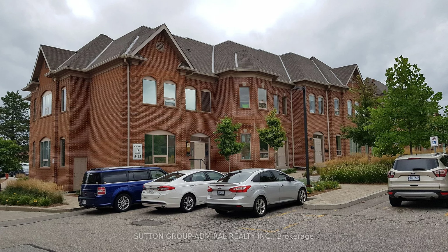 30 Wertheim Crt, Richmond Hill