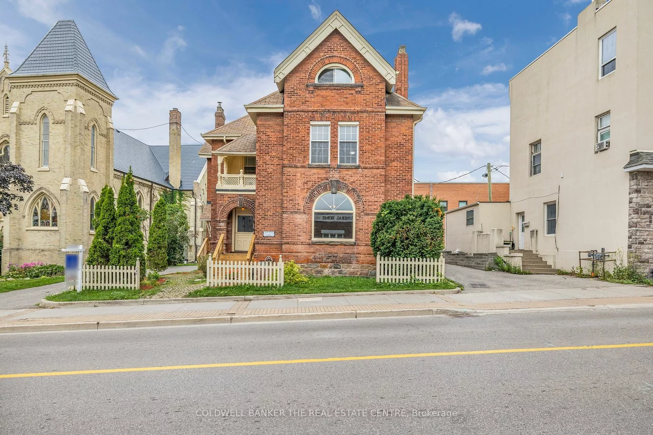 162 Main St S, Newmarket