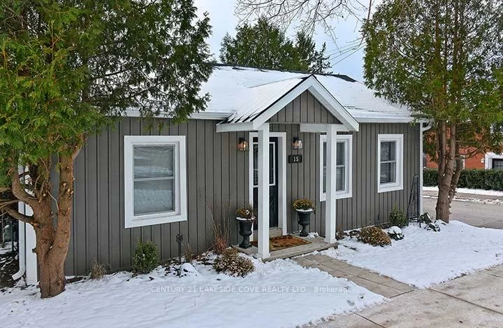 15, Tyler, Aurora Village, Aurora