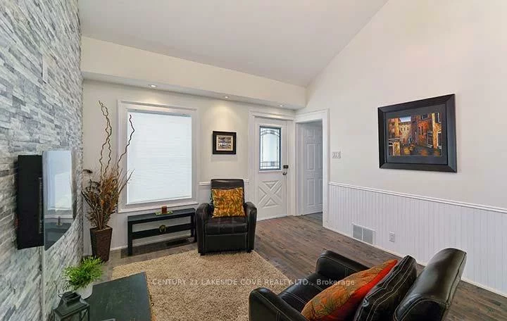 15, Tyler, Aurora Village, Aurora