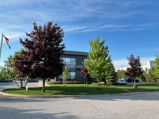 248, Earl Stewart, Aurora Village, Aurora