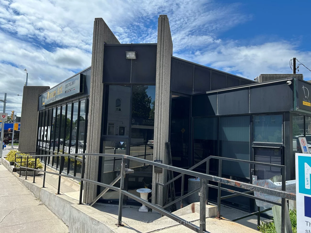 15255, Yonge, Aurora Village, Aurora