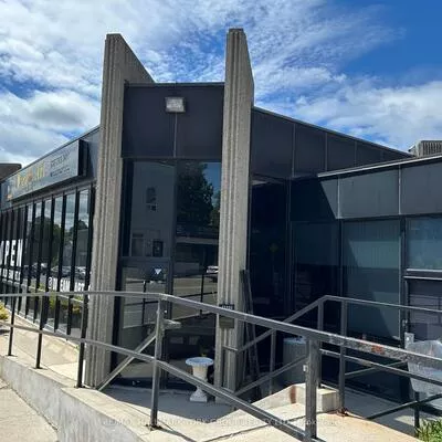 15255, Yonge, Aurora Village, Aurora