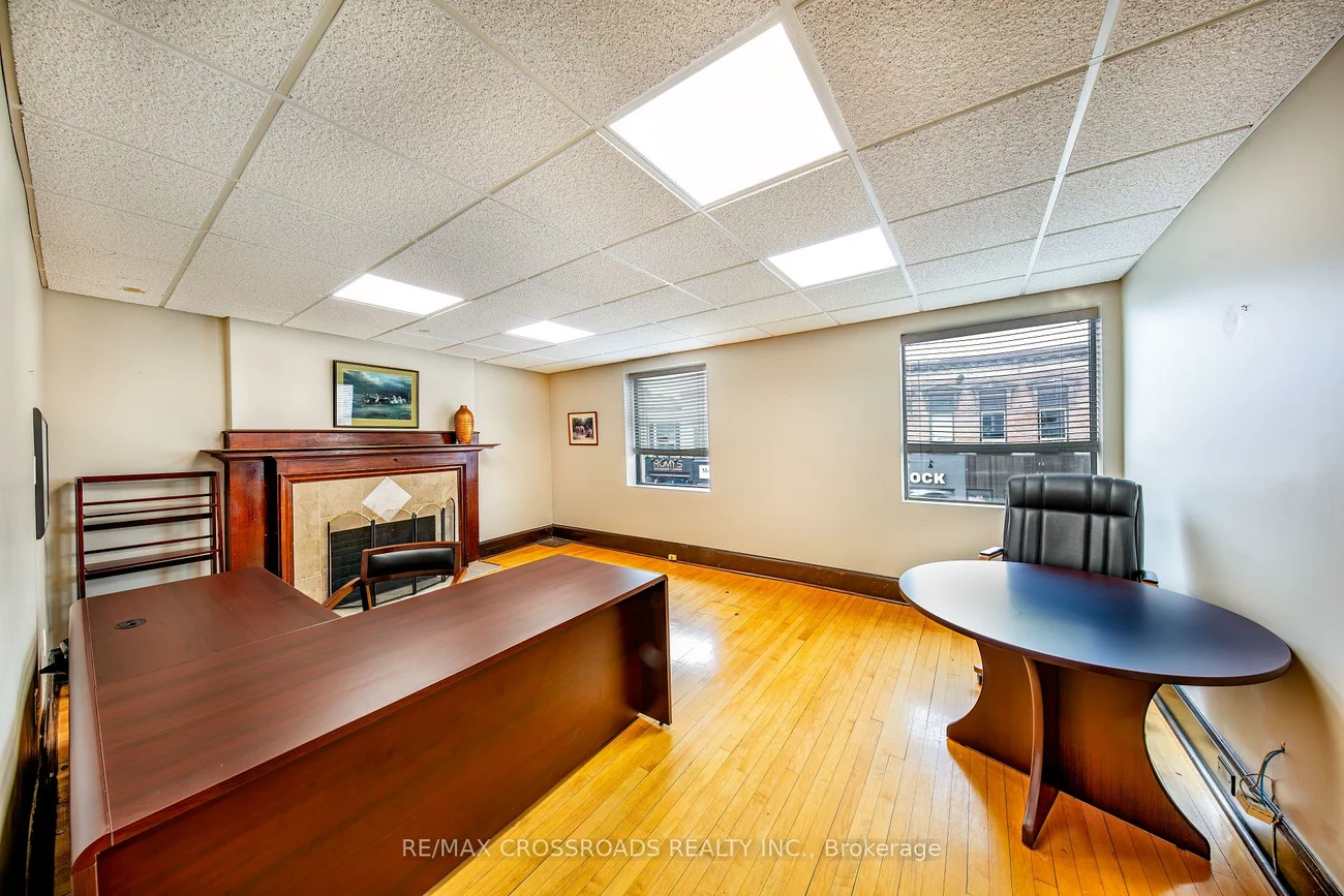 15221, Yonge, Aurora Village, Aurora