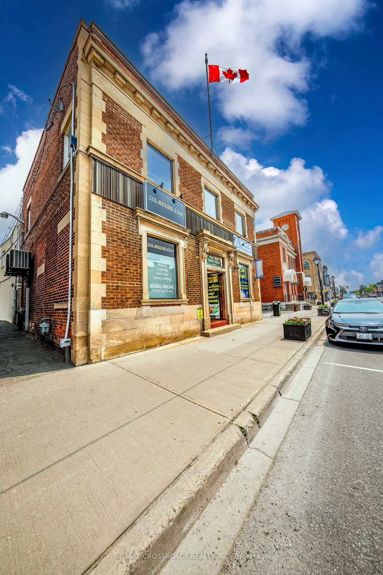 15221, Yonge, Aurora Village, Aurora