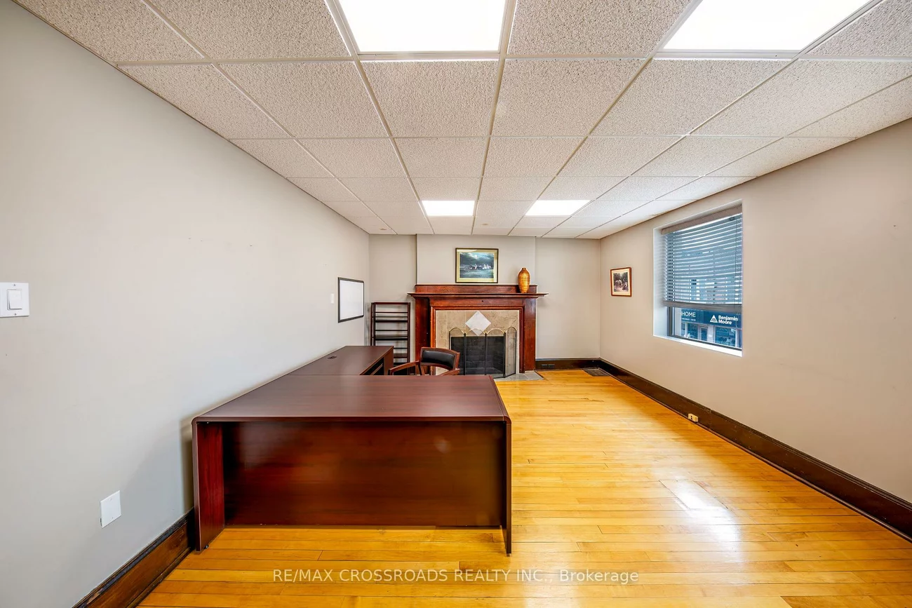 15221, Yonge, Aurora Village, Aurora