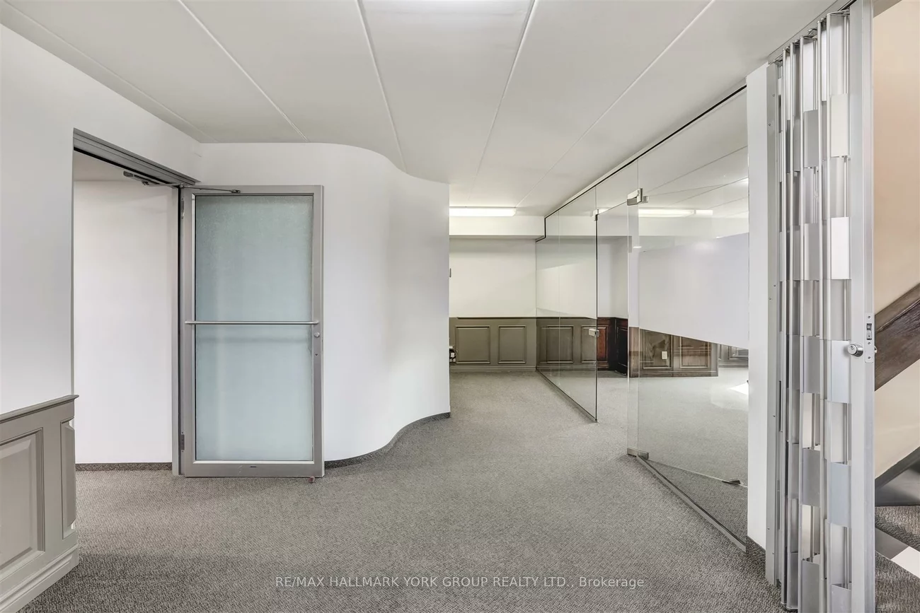 15064, Yonge, Aurora Village, Aurora