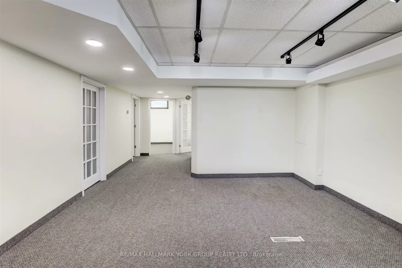 15064, Yonge, Aurora Village, Aurora