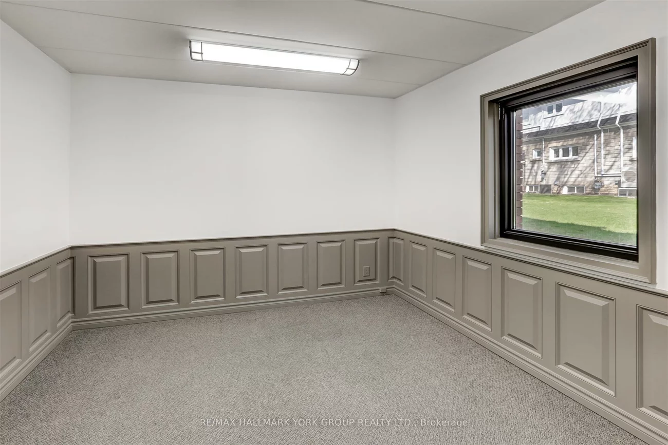 15064, Yonge, Aurora Village, Aurora