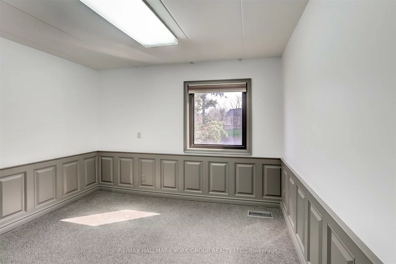 15064, Yonge, Aurora Village, Aurora