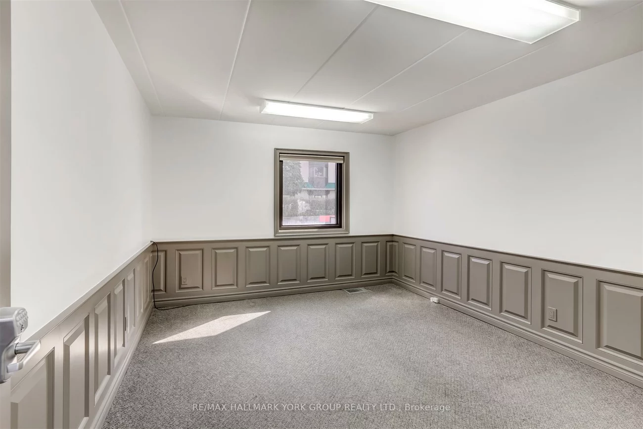 15064, Yonge, Aurora Village, Aurora