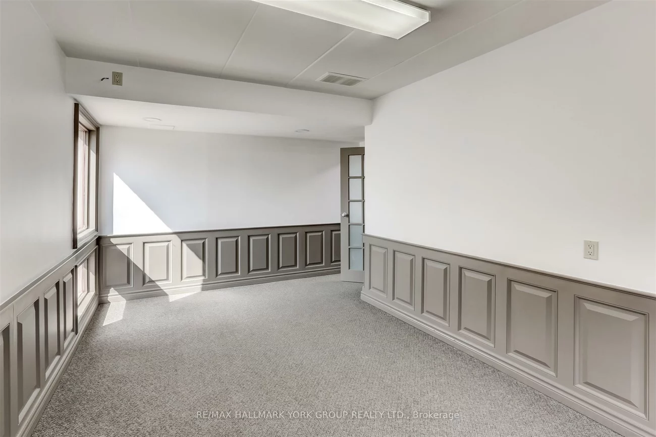 15064, Yonge, Aurora Village, Aurora