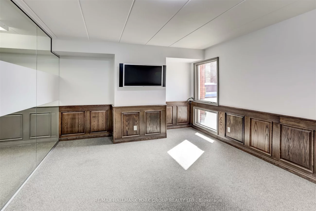 15064, Yonge, Aurora Village, Aurora
