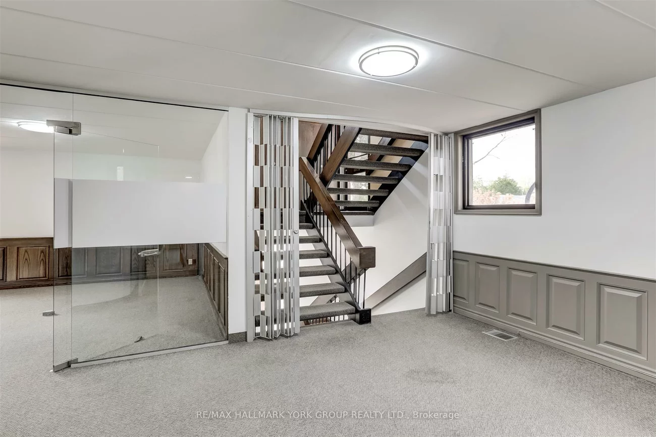 15064, Yonge, Aurora Village, Aurora