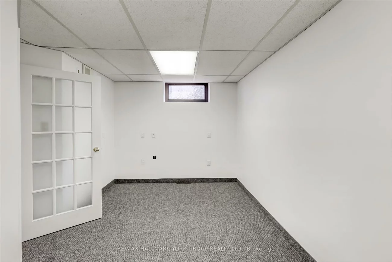 15064, Yonge, Aurora Village, Aurora