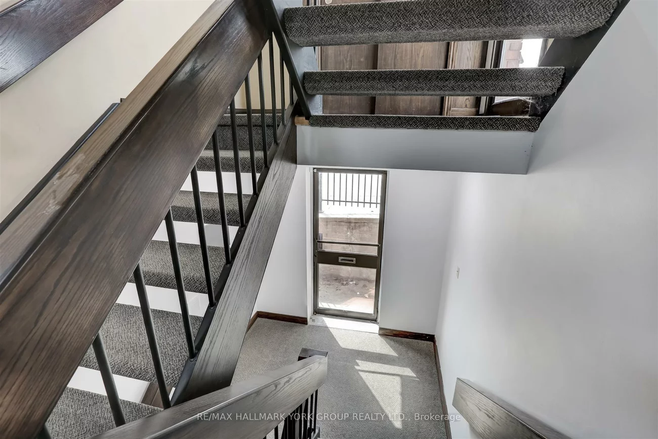 15064, Yonge, Aurora Village, Aurora