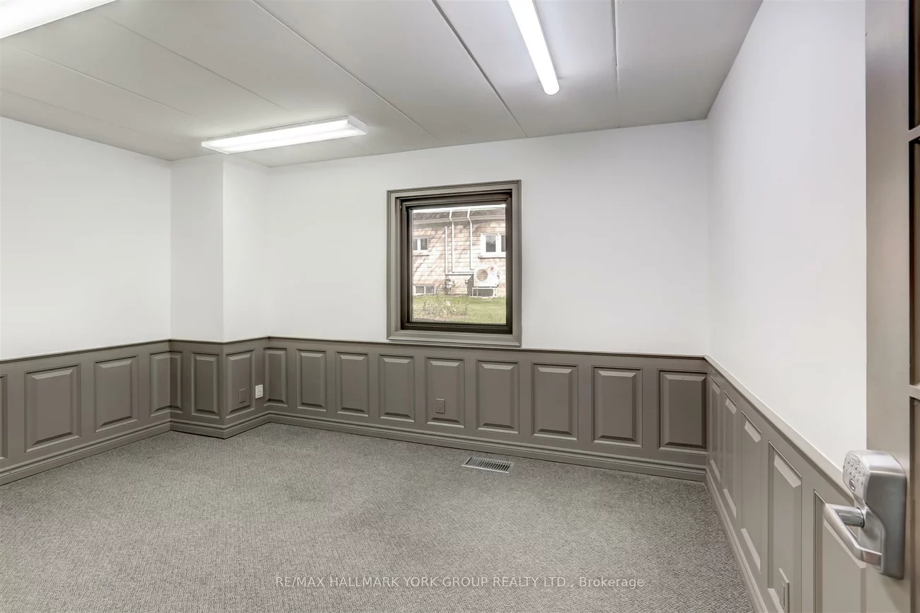 15064, Yonge, Aurora Village, Aurora